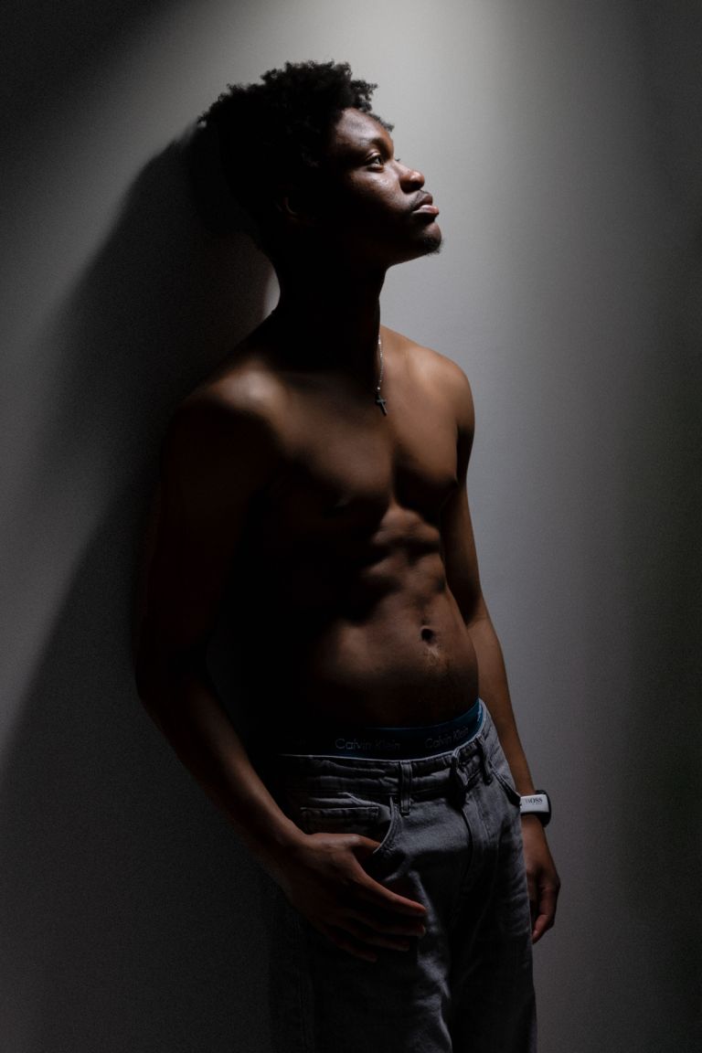 Portrait homme studio Santec style mode